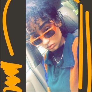 Meet your Posher, Destiny